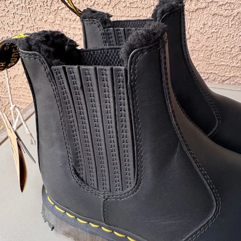 Dr. Martens 2976 Wintergrip Chelsea Boots Womens 8 Fur Lined Black Leather Pull